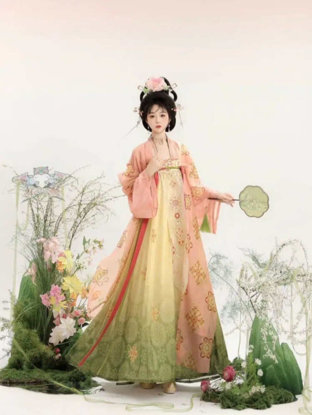 Traditional Chinese Tang Dynasty Dress